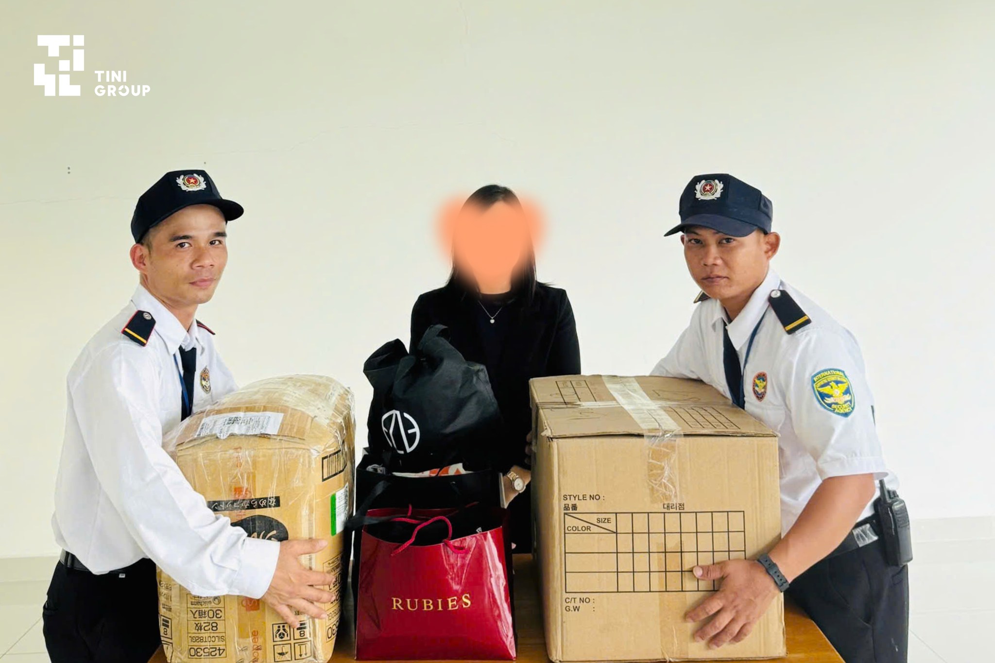 TINI-CHUNG-TAY-GUI-YEU-THUONG-VE-MIEN-BAC-4